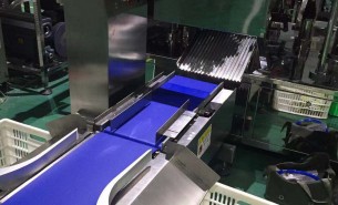 食品分級稱:雙撥桿自動(dòng)區(qū)分欠重、超重和合格品,精細(xì)化生產(chǎn)